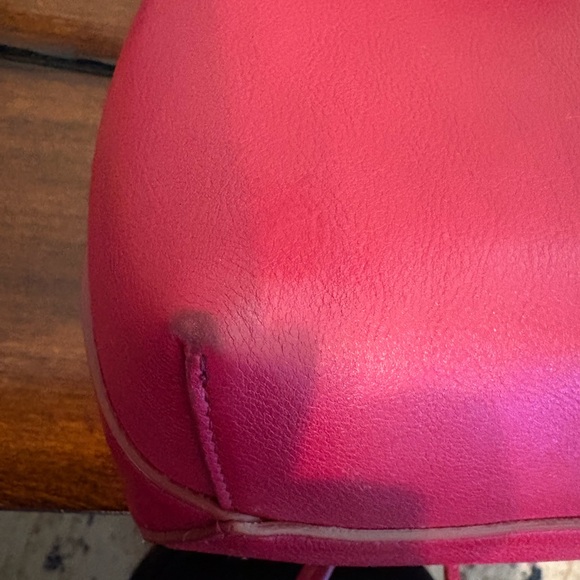 Mansur Gavriel Red Shoulder Bag Luxurious Leather - Picture 6 of 9